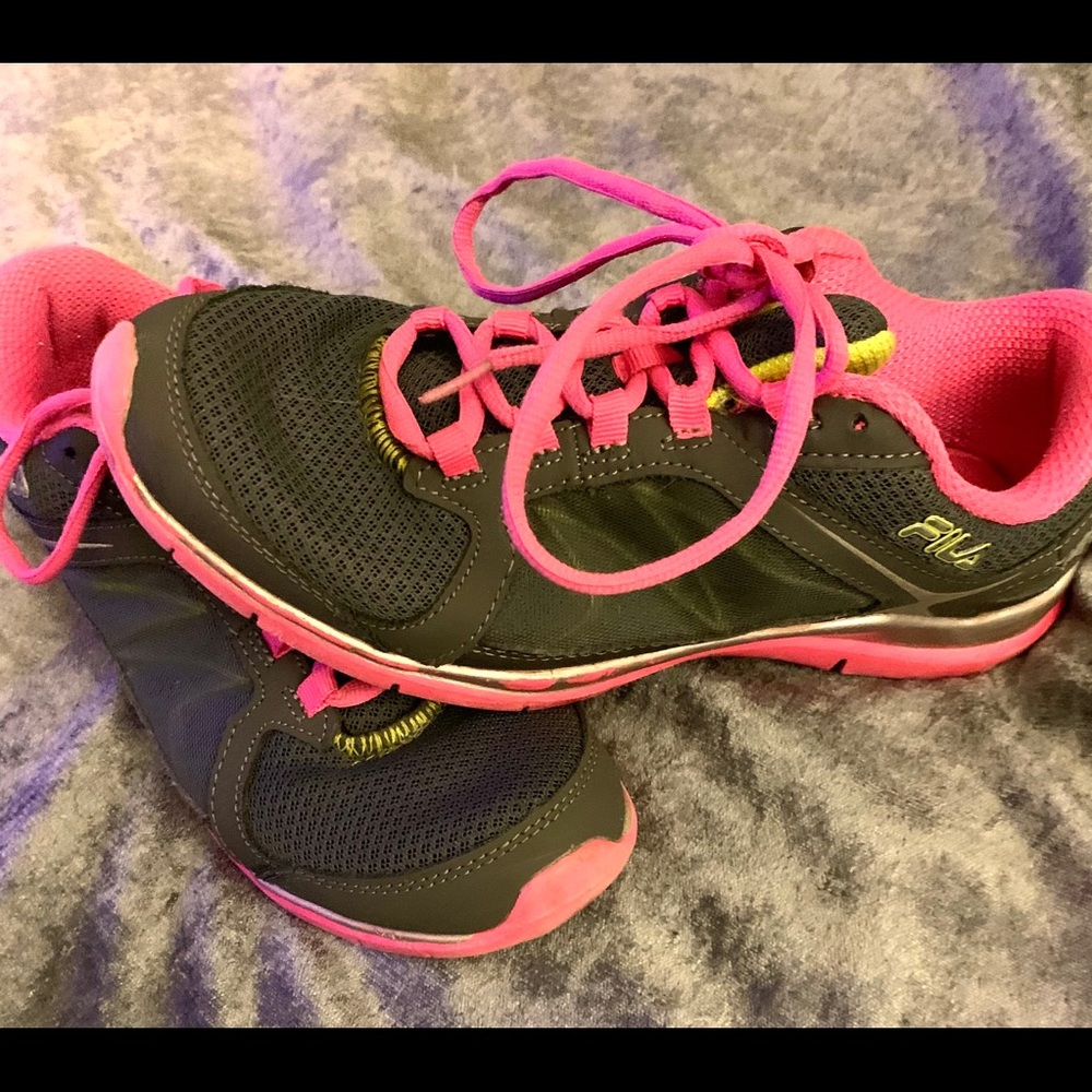 Fila Women’s 9.5 Running Shoes Gray/Neon Pink
